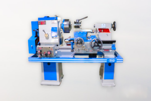 4.5 Feet Medium Duty Lathe Machine